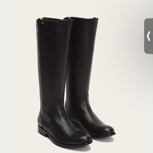 Frye Melissa Stud Backzip Boot EUC Size 7.5 no scuffs or blemishes